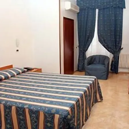 Nizza Hotel 3*
