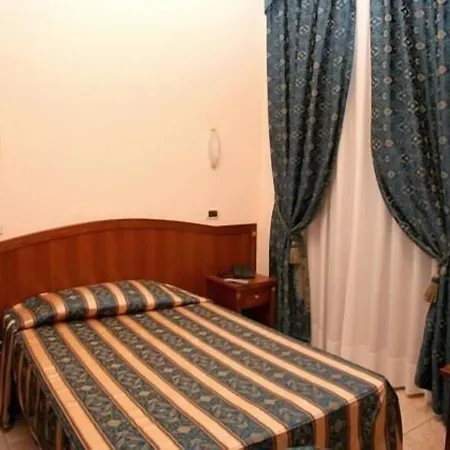 Nizza 3* تورينو